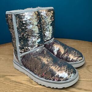 UGG Classic Short Sequin Cosmos Boot Reversible Silver Pink Women’s Size 7